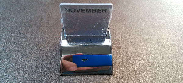  簡(jiǎn)約金屬迷你桌面日歷3