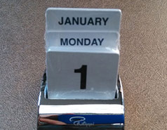 簡(jiǎn)約金屬迷你桌面日歷